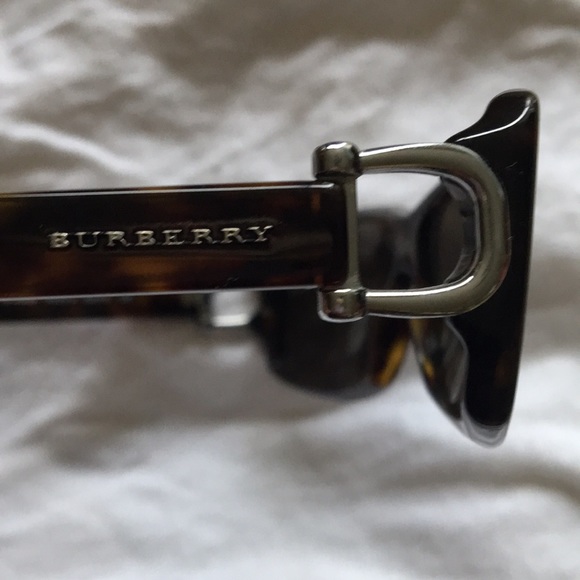 Burberry Sunglasses - Picture 3 of 6